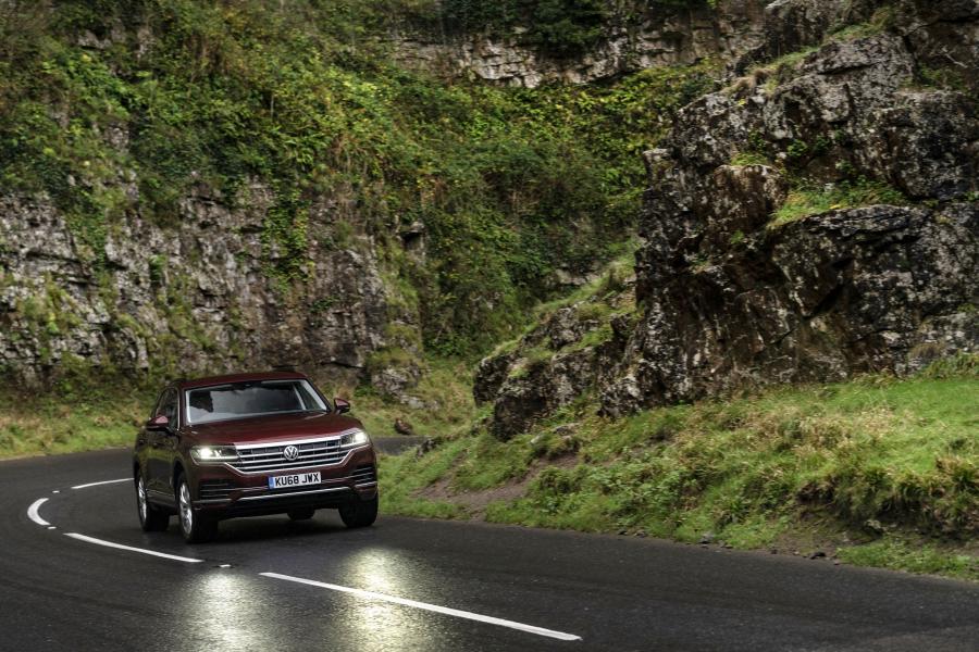 Volkswagen Touareg V6 TDI 2018 года  (UK) (фото 16 из 33)